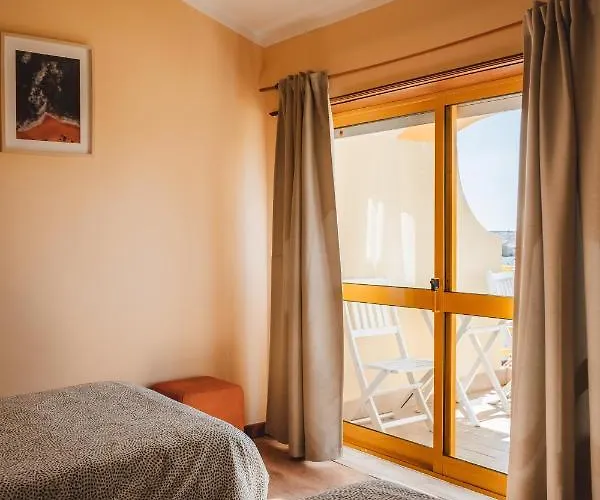 Pksc - Surfers House 3* Peniche