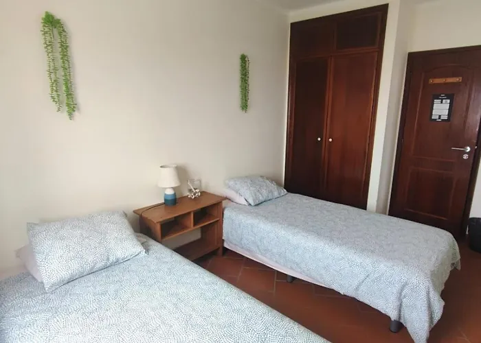 Pksc - Surfers House Affittacamere 3*