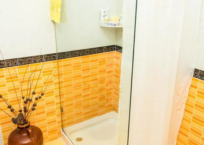 Pksc - Surfers House Affittacamere 3*