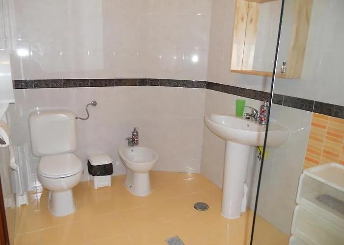 Pksc - Surfers House Affittacamere 3*