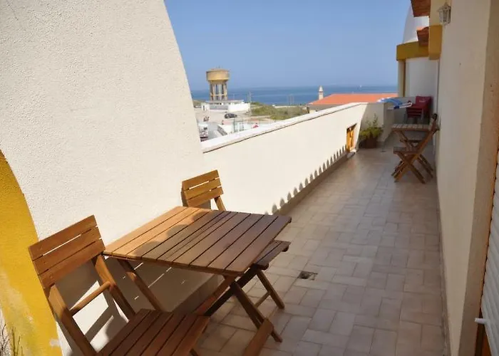 Pksc - Surfers House Affittacamere Peniche